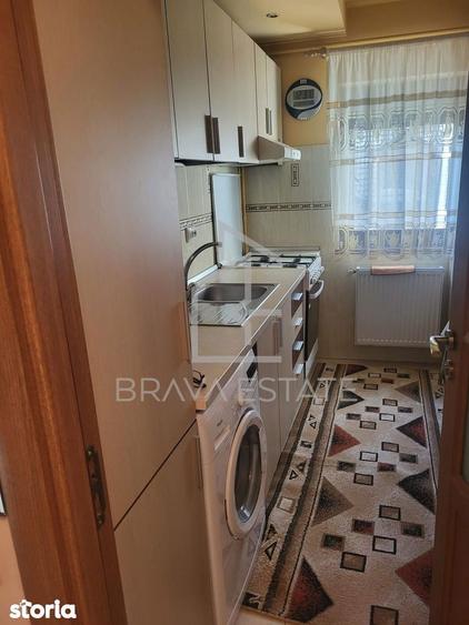 Apartament cu 3 camere decomandat, mobilat în Între Lacuri