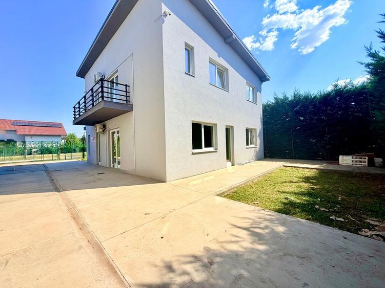 Casă individuală cu 6 camere cu Canalizare în Giroc