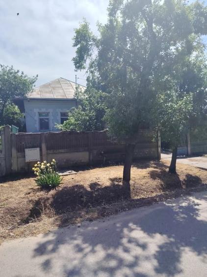 Casă individuală cu 4 camere cu Canalizare în Exterior Est