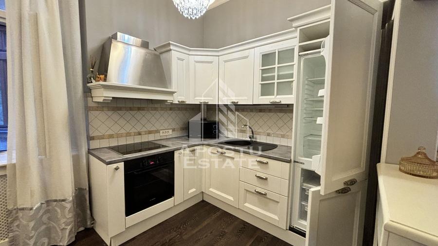 Apartament cu 3 camere semidecomandat, mobilat în Traian