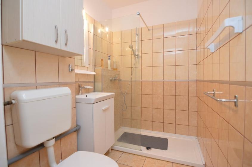 Apartament cu 2 camere decomandat, mobilat în Titan