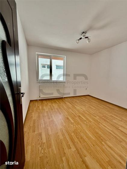 Casă cu 5 camere cu Teren 240 Mp în Apărătorii Patriei