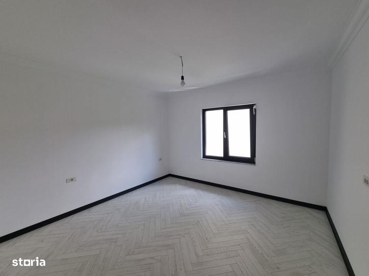 Casă cu 4 camere în Bucium