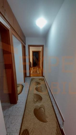 Apartament cu 3 camere semidecomandat în Tomis Nord
