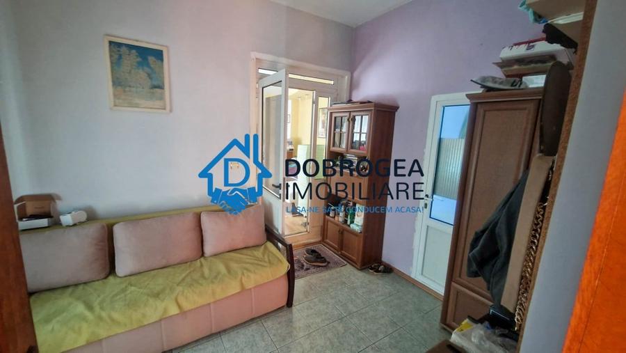 Casă individuală cu 3 camere cu Canalizare în Central