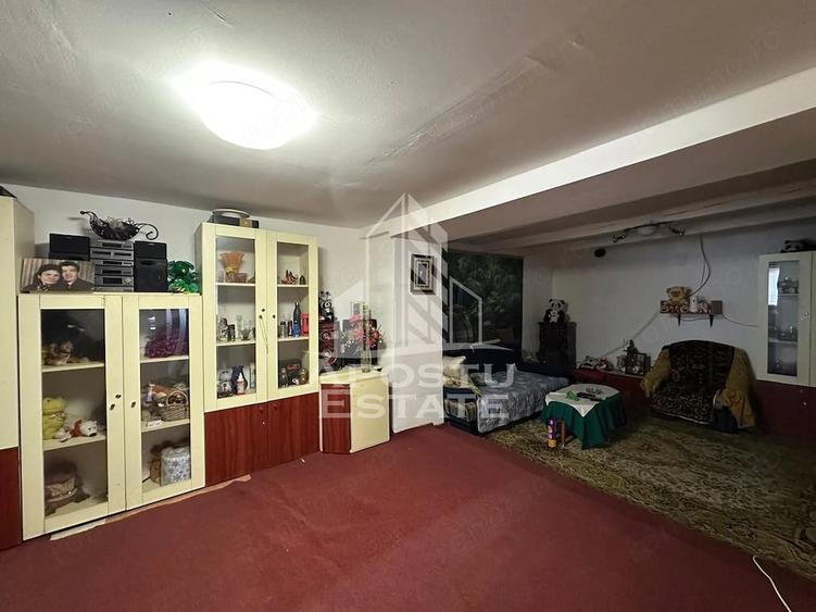 Casă cu 4 camere cu Teren 344 Mp în Zimandcuz