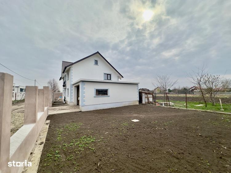 Casă cu 5 camere cu Teren 403 Mp în Miroslava