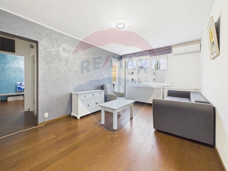 Apartament cu 2 camere semidecomandat, mobilat în Titan