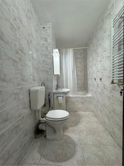 Apartament cu 3 camere decomandat în Rogerius