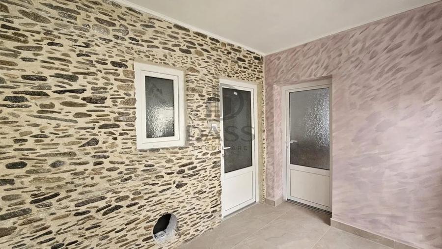 Casă individuală cu 2 camere cu Canalizare în Central