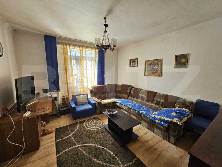 Casă cu 5 camere cu Teren 1249 Mp în Laz (Săsciori)