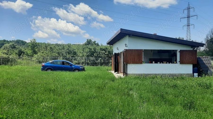 Teren de 1600 mp, în Vâlcelele