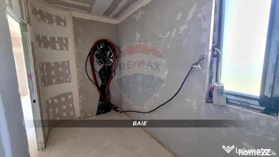 Casă cu 5 camere cu Teren 900 Mp în Mocira