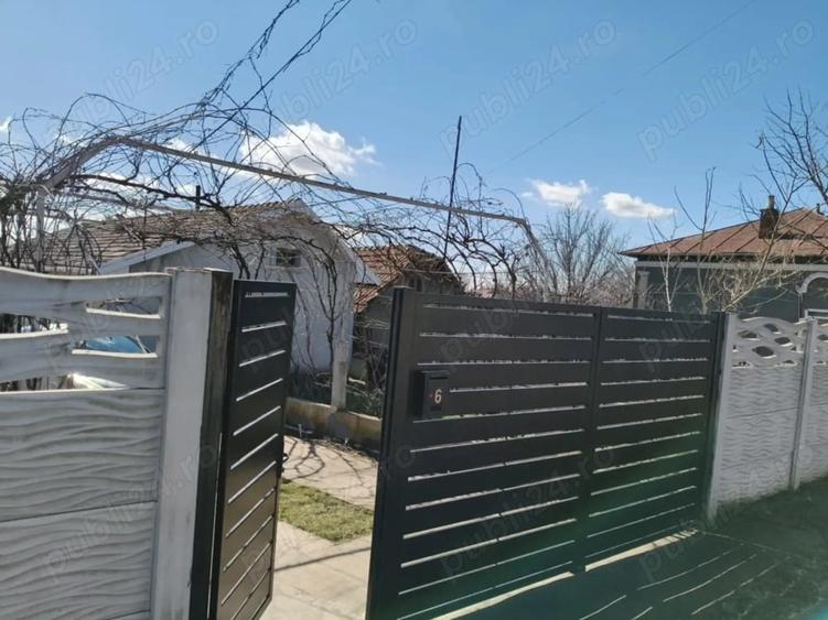 Casă cu Teren 3800 Mp în Redea