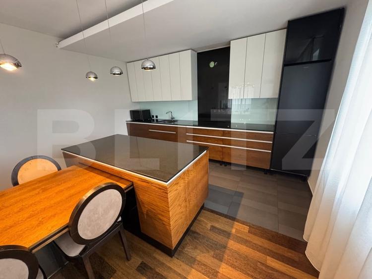 Apartament cu 3 camere semidecomandat, mobilat în Andrei Mureșanu