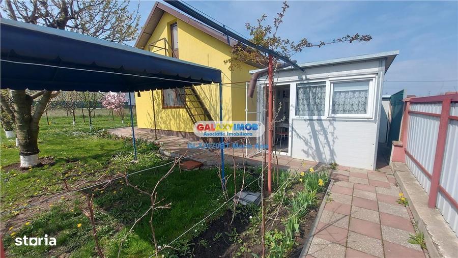 Casă cu 3 camere cu Teren 800 Mp în Mihai Eminescu