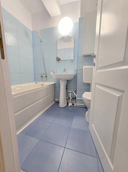 Apartament cu 3 camere decomandat în Nord