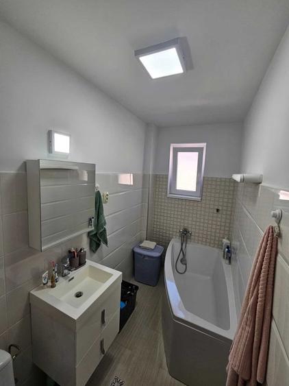 Apartament cu 2 camere decomandat în Ipotești