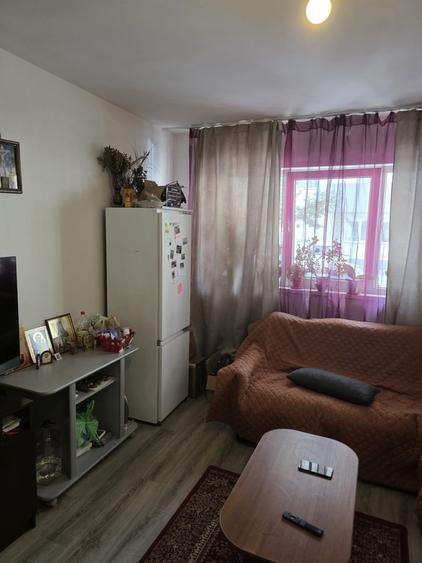 Apartament cu 3 camere decomandat în Berceni