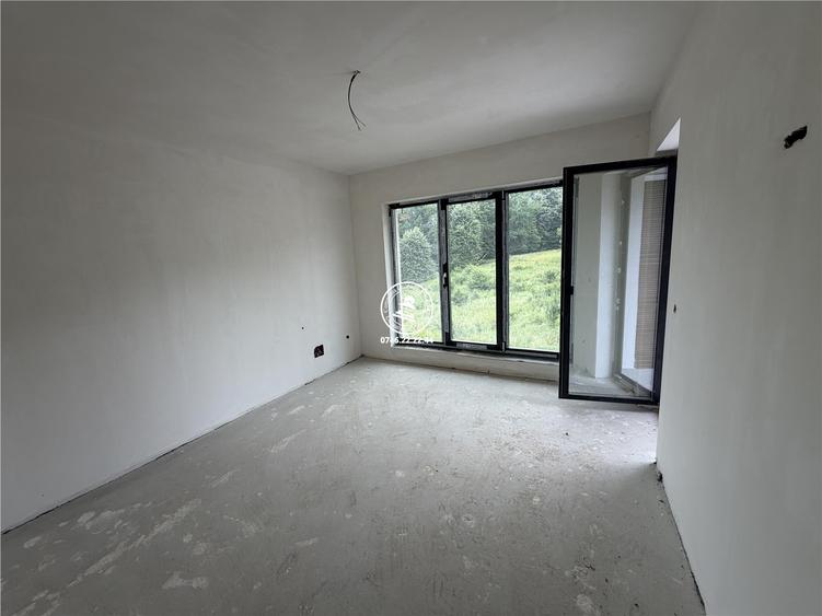 Casă cu 4 camere decomandat cu Teren 400 Mp în Bârnova