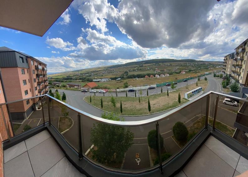 Apartament cu 2 camere semidecomandat în Chinteni