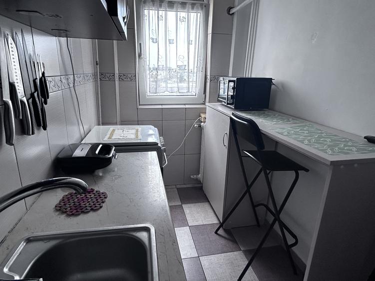 Apartament cu 2 camere decomandat în Tei