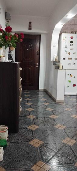 Apartament cu 2 camere decomandat în Drumul Taberei