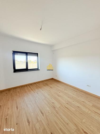 Casă cu 4 camere cu Teren 400 Mp în Domnești