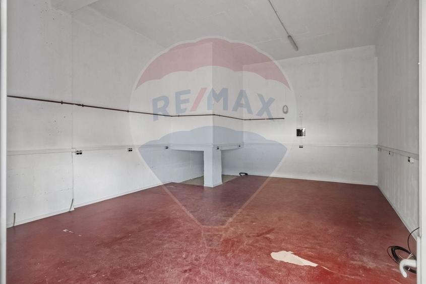 Spațiu comercial, de 140.30000305176 mp, în Centrul Civic