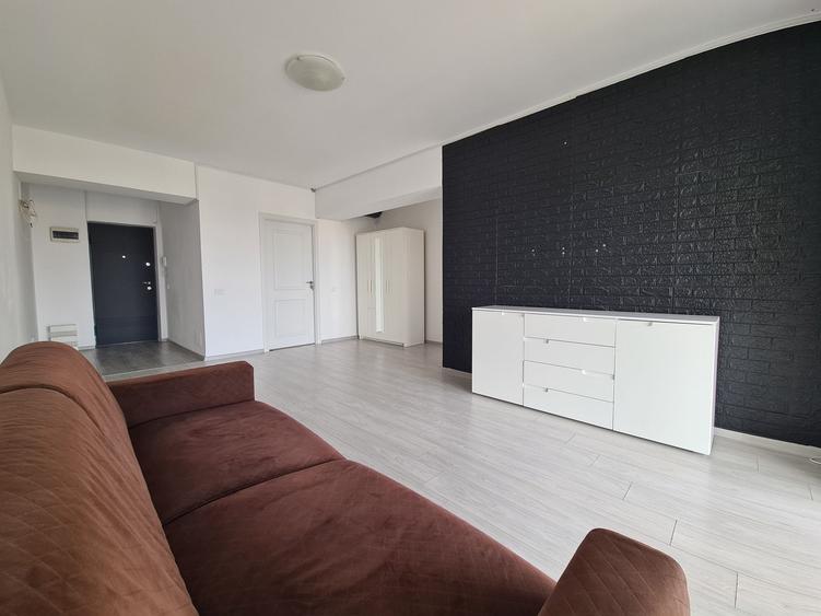 Apartament cu 3 camere decomandat în Titan