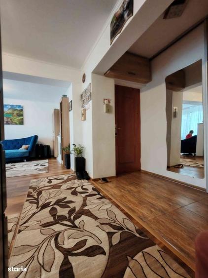 Apartament cu 3 camere decomandat în Decebal