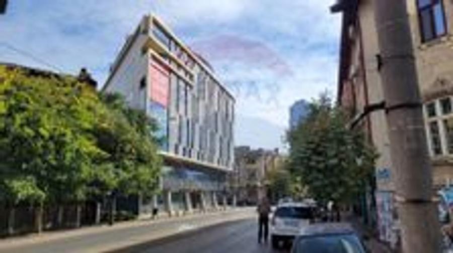 Birou, de 310 mp, în Universitate