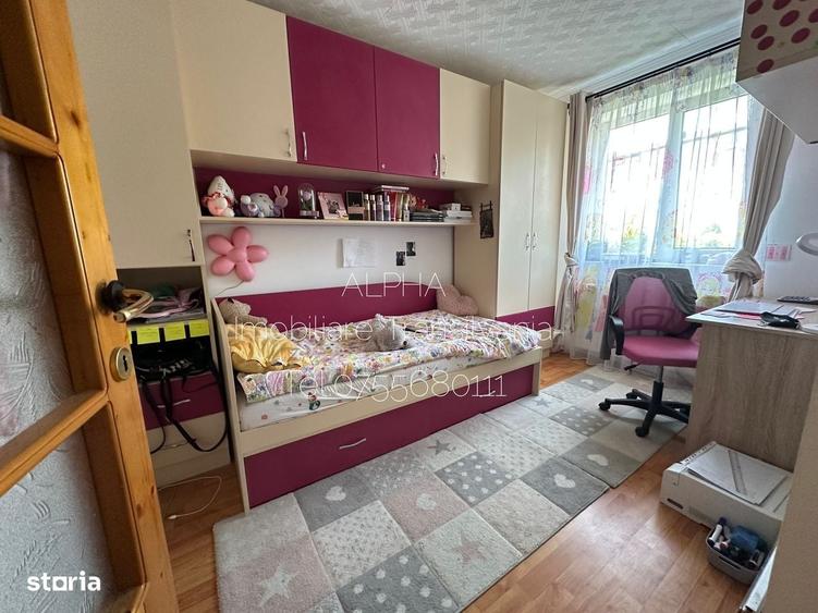 Apartament cu 3 camere semidecomandat în Central