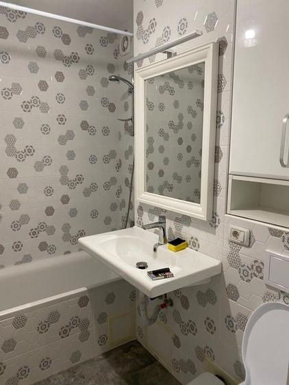 Apartament cu 3 camere decomandat în Obor