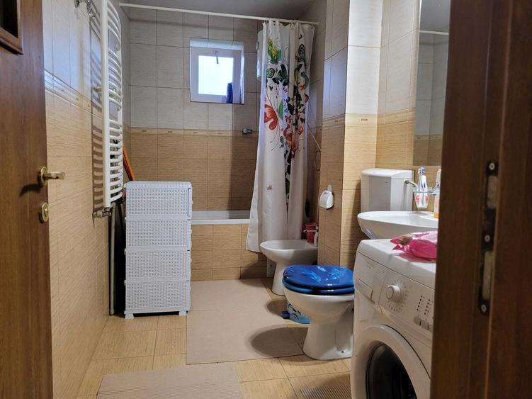 Apartament cu 3 camere decomandat în Ultracentral