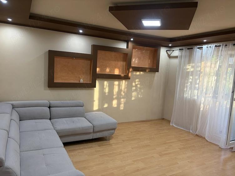 Apartament cu 3 camere decomandat în Rogerius