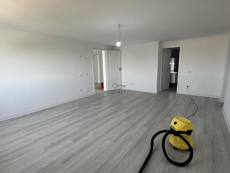 Casă individuală cu 4 camere cu Garaj în Țegheș