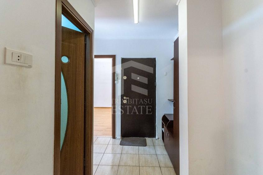 Apartament cu 3 camere semidecomandat, mobilat în Dristor