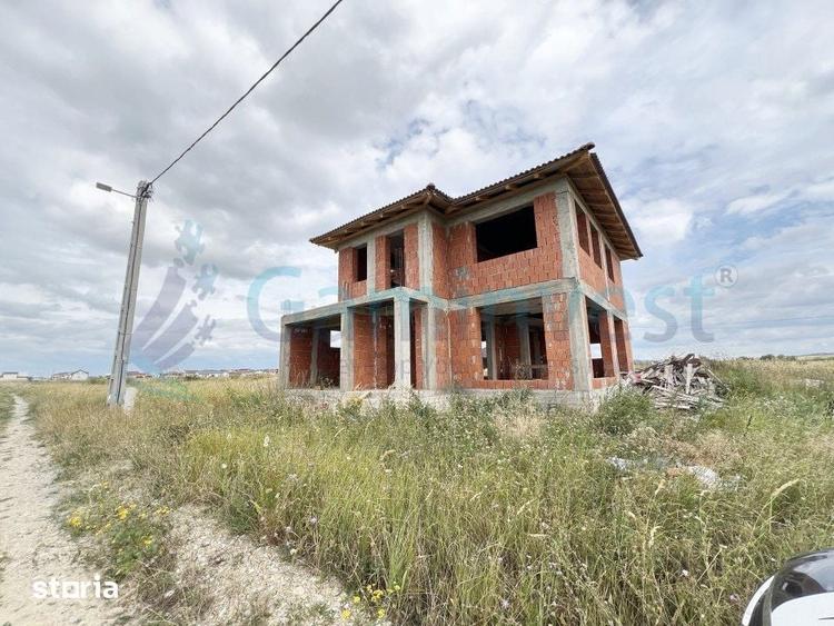 Casă cu 5 camere cu Teren 507 Mp în Cihei