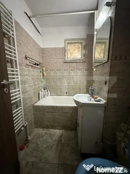 Apartament cu 3 camere decomandat în Dâmbu Pietros