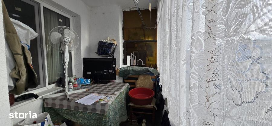 Apartament cu 3 camere semidecomandat în Central