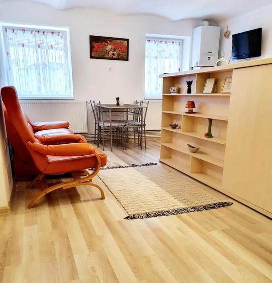 Apartament cu 5 camere semidecomandat în Centrul Istoric