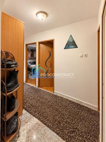 Apartament cu 3 camere decomandat, mobilat în Girocului