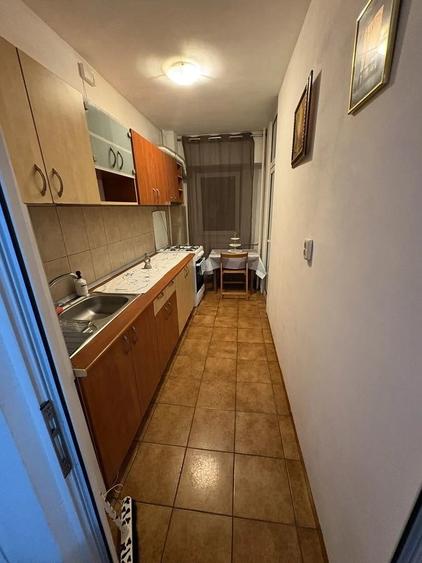 Garsoniera spa?ioasa, 40 mp, etaj 2, zona Campia Liberta?ii - 12
