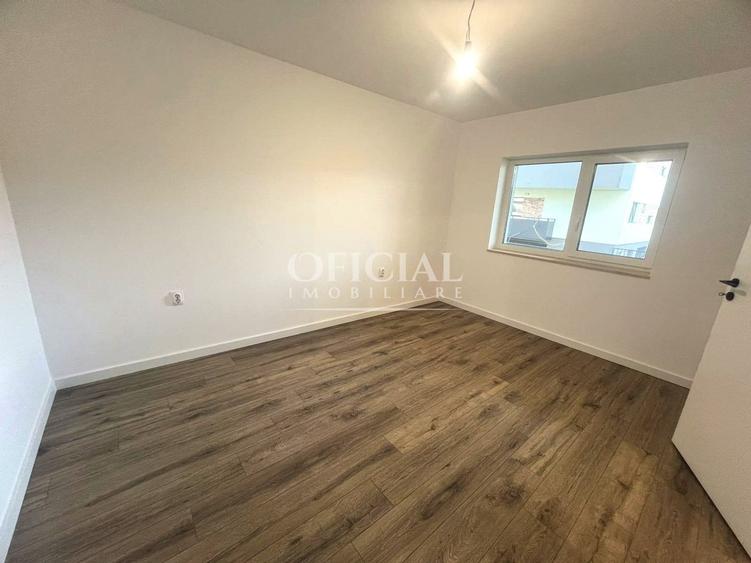 Apartament cu 3 camere semidecomandat în Florești