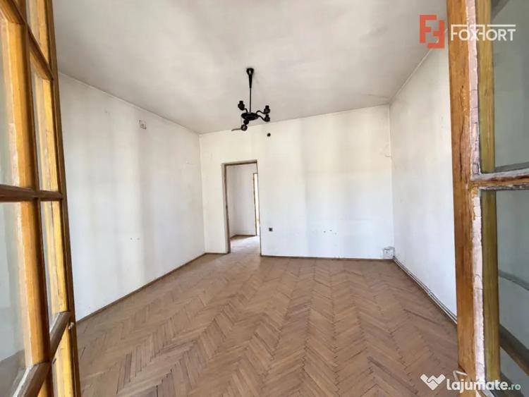 Apartament cu 7 camere decomandat în Olimpia-Stadion