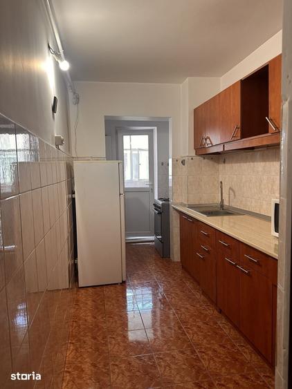 Apartament cu 4 camere decomandat în Central