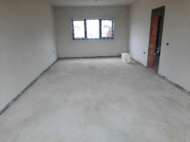Casă individuală cu 5 camere cu Teren 550 Mp în Tărtășești