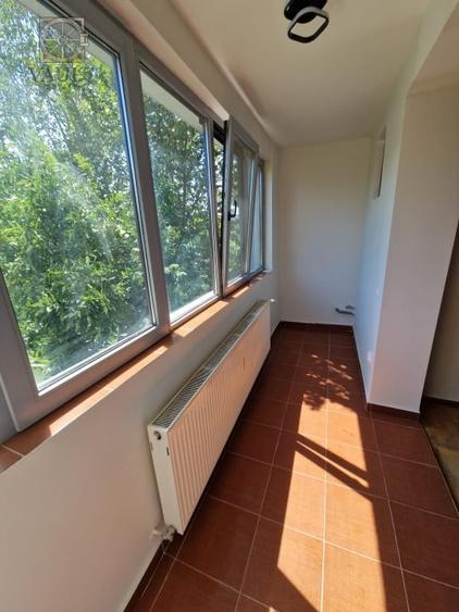 Apartament cu 3 camere semidecomandat în 1 Decembrie 1918