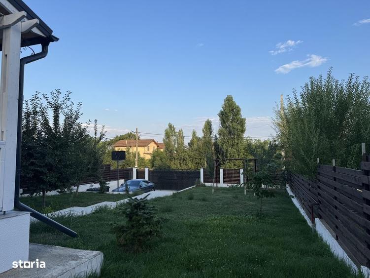 Casă cu 4 camere în Samurcași